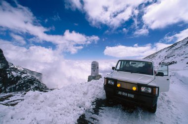 Araba Sela Geçidi, 14.000 FT, Arunachal Pradesh, Hindistan 