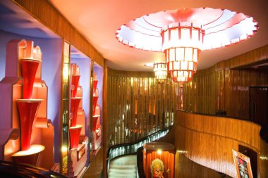 Maratha Mandir Tiyatrosu 'nun iç tasarımı, Bombay Mumbai, Maharashtra, Hindistan 