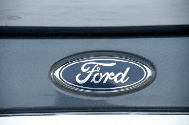 Ford araba şirketinin amblemi Mumbai Maharashtra Hindistan Asya