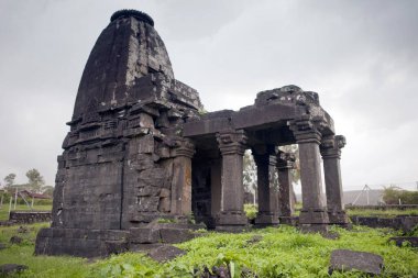 Vaatnav tapınağını ve Maharashtra Hindistan 'ı harabeye çevirin. 