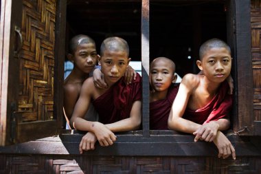 Budist keşişler, mandalay, myanmar, burma 