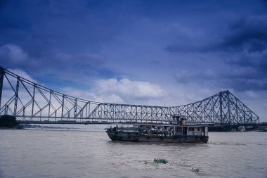 Howrah Köprüsü yakınlarındaki feribot servisi, Kolkata, Batı Bengal, Hindistan