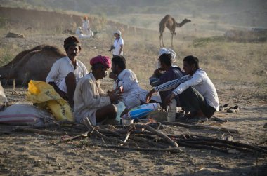 İnsanlar çay yapıyor, fuar yapıyor, Rajasthan, Hindistan, Asya