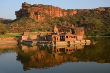 Bhootnath Tapınağı, Agasthya Gölü, Badami, Karnataka, Hindistan, Asya 