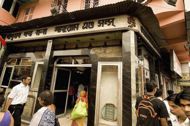 Geleneksel Bengali şeker dükkanı, Ganguram, Kalküta, Batı Bengal, Hindistan 