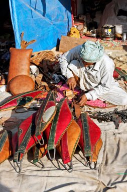 Kopi; deve derisinden yapılmış su torbaları; Rajasthan; Hindistan
