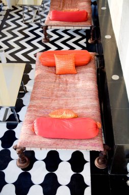 Lüks Kraliyet Kuruluşu, Rich Palace Oteli, Delwada Köyü, Udaipur, Rajasthan, Hindistan 