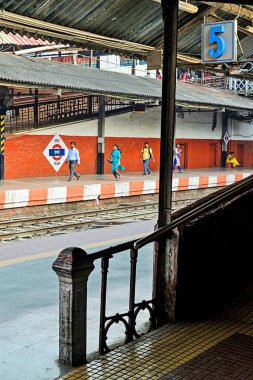 Dadar Tren İstasyonu, Mumbai, Maharashtra, Hindistan, Asya 