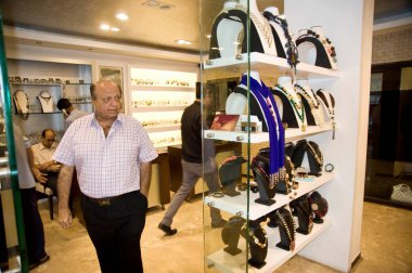 Değerli Taşlar Mücevher Satışı Antika Kır Evi Colaba Mumbai Maharashtra Hindistan Asya