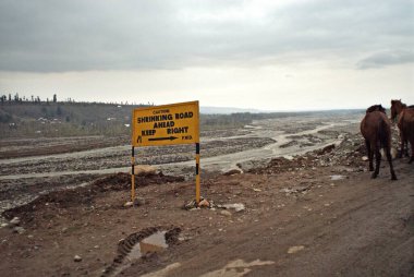 Küçülen yol sağ tabelasını Babür yolu, Jammu ve Kashmir 'in inşa edilmiş alanının altında tutun, 8-Nisan-2008 