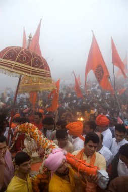 Rajyabhisheka taç giyme töreni Fort Raigarh, Maharashtra, Hindistan 'da. 