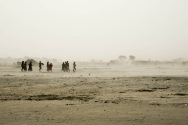 Yamuna nehrinin kıyısındaki hacılar, uttar pradesh, Hindistan, Asya 