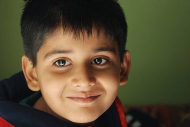 Hintli çocuk gülümsüyor Jodhpur Rajasthan Hindistan Asya