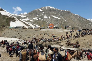 Pilgrim pabibal to panchtarni, amarnath yatra, Jammu Kashmir, Hindistan, Asya 