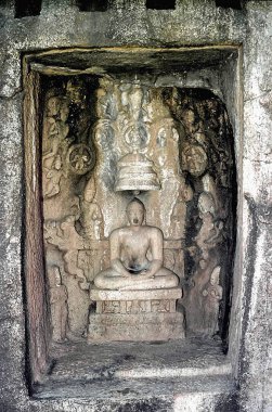 Tirthankara heykeli, Kazhugumalai, Tamil Nadu, Hindistan 