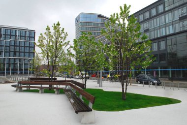 Almanya 'da kentte oturma alanı karla kaplıydı 