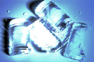 Temiz mavi Soğuk Su Küpleri