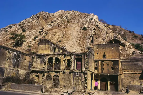 Vidyadhar ka Bagh 'daki eski harabe, Jaipur, Rajasthan, Hindistan 