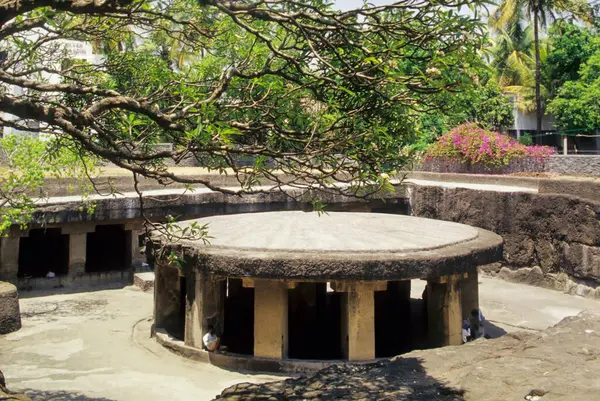 stock image pataleshwar temple (8 th century), pune, maharashtra, india 