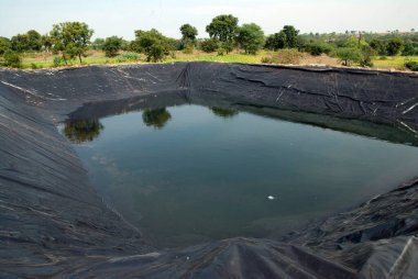 Yapay Göl, Hindistan 'ın Maharashtra bölgesindeki Pune' de yağmur suyu toplamak için yapıldı. 