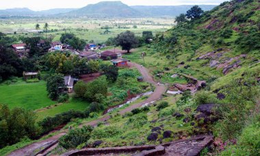 Bhaja mağara basamakları; Bhaja Köyü; Lonavala; Maharashtra; Hindistan