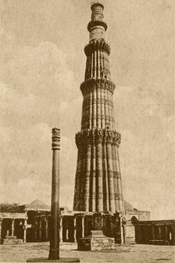 Qtab minar ve demir sütunun eski resmi, Delhi, Hindistan