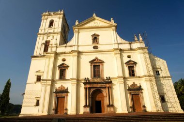 Katedralin girişi, Eski Goa, Hindistan 