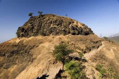 Zor tırmanış ve yol Fort Raigad; Maharashtra; Hindistan