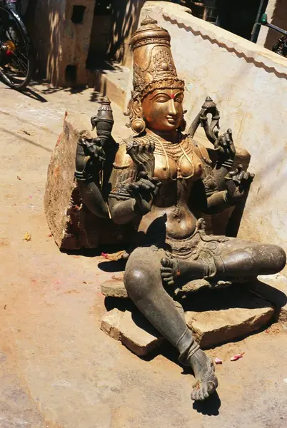 stock image Road side metal Idol Kumbhkonam, Tamil Nadu, India 