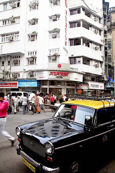 Kalbadevi yolundaki eski Adarsh Oteli, Deniz Hatları, Bombay Mumbai, Maharashtra, Hindistan 