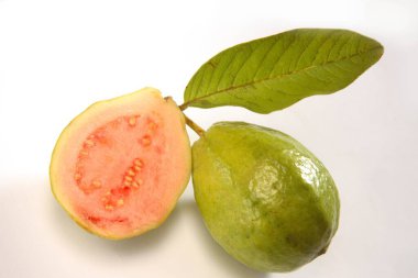 Guava vitamini açısından sağlıklı ve zengin.