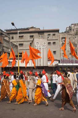 Shobha Yatra Gudi Padva Festivali 'ndeki insanlar Mumbai Maharashtra Hindistan Asya