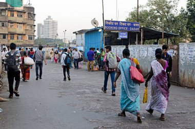 Dadar Tren İstasyonu Mumbai, Maharashtra, Hindistan, Asya 