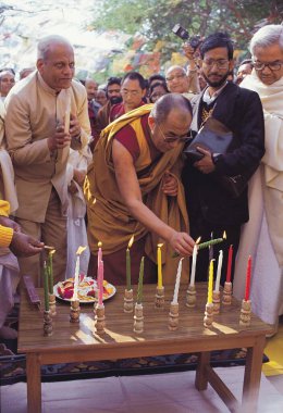 Dalai lama mum yakıyor mcleodganj, himachal pradesh, Hindistan, Asya 
