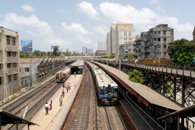 Charni karayolu tren istasyonu, Mumbai Bombay, Maharashtra, Hindistan