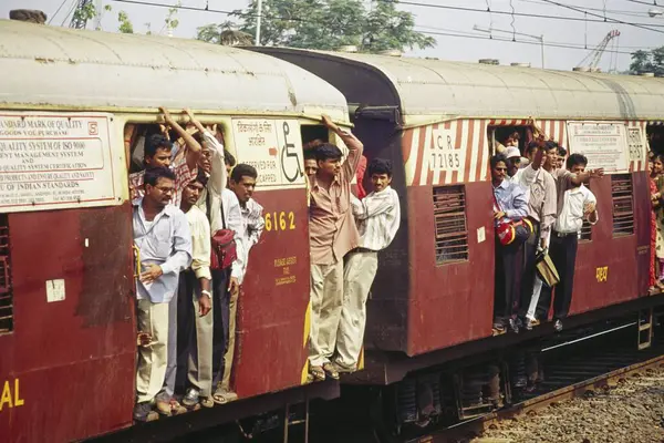 Banliyö treni, Bombay Mumbai, maharashtra, Hindistan