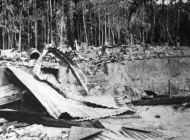 Hindular ve Müslümanlar arasında Kasım 1946 'da Noakhali Doğu Bengal' de çıkan ayaklanmalardan sonra yıkılan bir bina. 