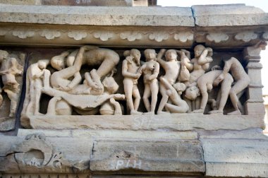 Erotik heykel Lakshman tapınağı madhya pradesh khajuraho Hindistan Asya