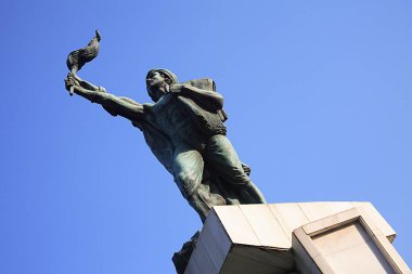 Samyukat Maharashtra, Churchgate, Bombay Mumbai, Maharashtra, Hindistan 'da öldürülen 105 şehitin anısına dikilen Hutatma Chowk heykeli