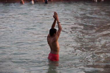 Haridwar Uttarakhand Asya 'daki Ganga nehrine daldı. 