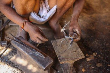 Adam işçilik yapıyor, bastar, chhattisgarh, Hindistan, Asya