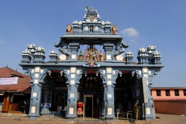 Zengin dekore edilmiş; Udupi Sri Krishna Tapınağı 'nın renkli yüzü; Udupi; Karnataka; Hindistan
