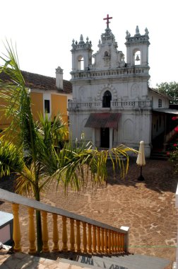 Tircol Kalesi Miras Oteli (İngilizce: Hotel Tircol fort Heritage), Hindistan 'ın başkenti Goa' da bulunan bir şehirdir.