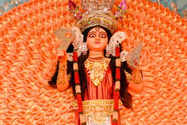 Hindu mitolojik idolü Durga Mata, Ambe Mata, Kali Mata Dussera dusera Festivali sırasında, Hindistan 