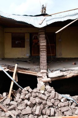 Selden sonra Choglamsar 'daki harap evler, Leh, Ladakh, Jammu ve Kaşmir, Hindistan 