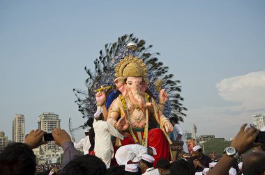 Lord Ganesh Dalış Girgaon Chaupati Mumbai, Maharashtra Hindistan 'da 