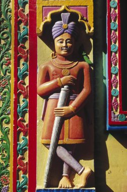 Tapınağın girişindeki kapı bekçisi heykeli, Bhuj, Kutch, gujarat, Hindistan 