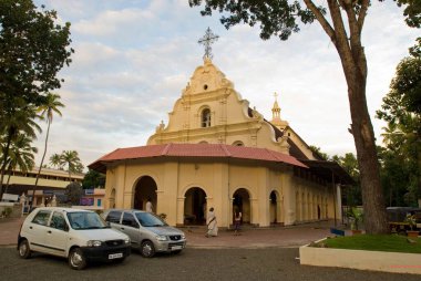 Vechoor, Kerala, Hindistan 'da Vechoor Muthiamma olarak bilinen Meryem Ana' ya adanmış 1463 sayılı St. Marys Kilisesi. 