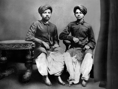 Mahatma Gandhi ve ağabeyi Laxmidas, 1886.