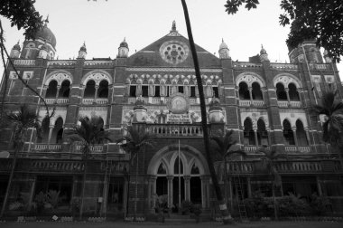 Mumbai Maharashtra Hindistan 'da batı demiryolu kilise kapısı inşa ediliyor. 